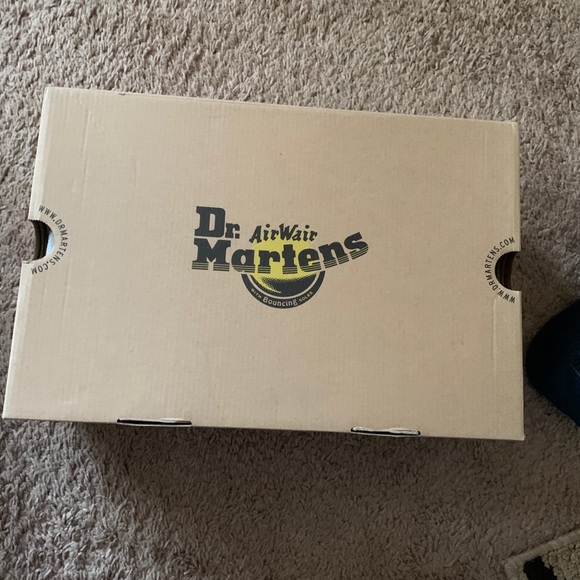 Dr.martens mens 12 womens 11